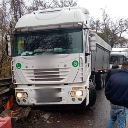 Accident pe Drumul Național 7, între Pitești și Râmnicu Vâlcea