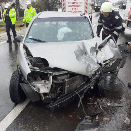 Accident rutier pe Drumul Național 64, în orașul Băbeni