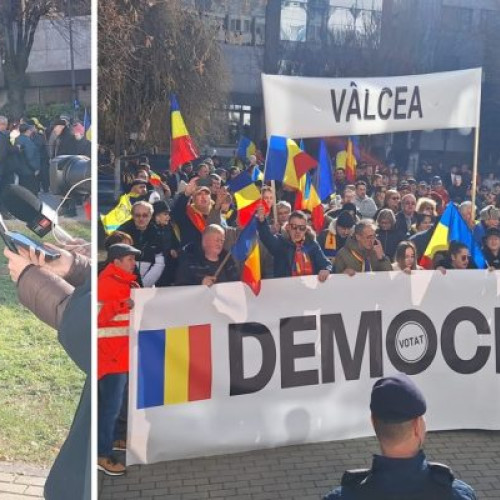 Protest al AUR în fața Prefecturii Vâlcea