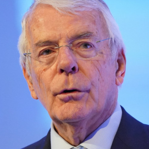 Avertismentul lui John Major: Democrația în pericol din cauza politicii americane