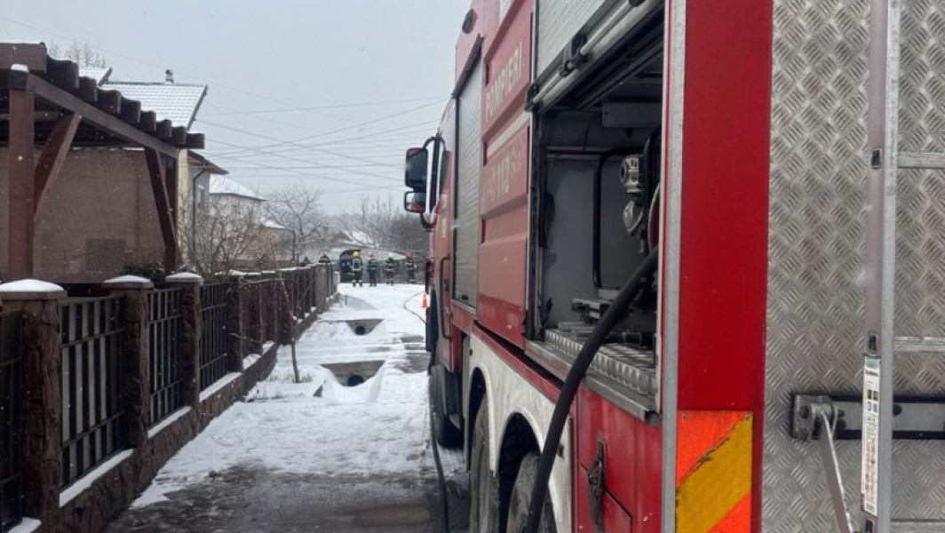 Accident rutier în Băbeni, evacuări din zonele afectate de scurgeri de gaz