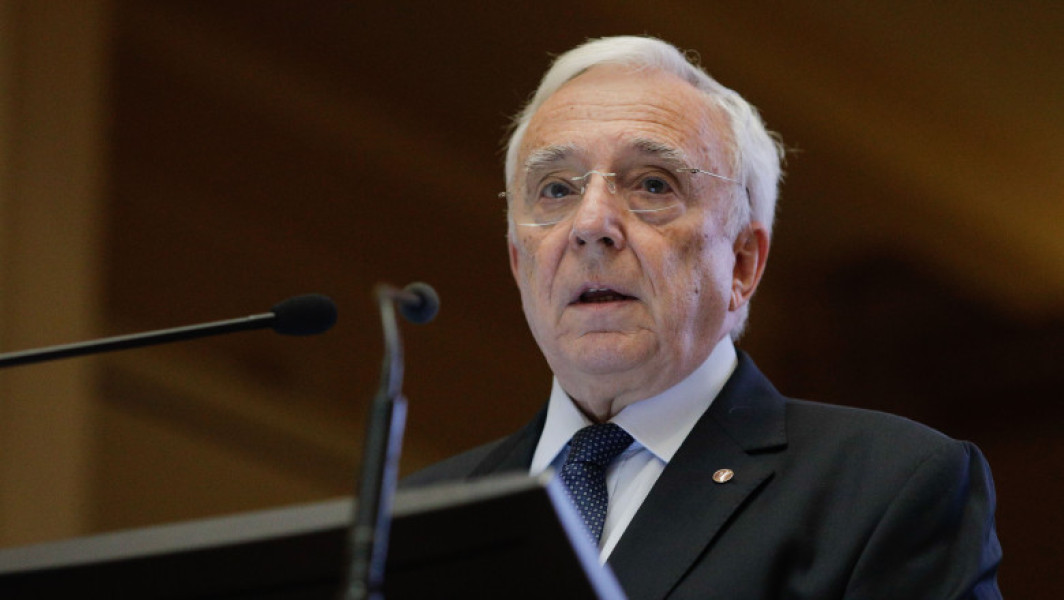 Mugur Isărescu: Cursul euro-leu nu trebuie să se deprecieze