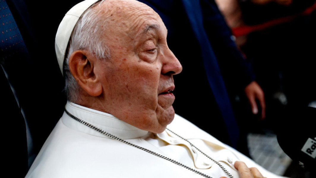 Papa Francisc își anulează întâlnirile din cauza problemelor de sănătate