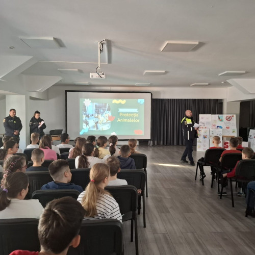 Activitate educațională dedicată protecției animalelor la Râmnicu Vâlcea