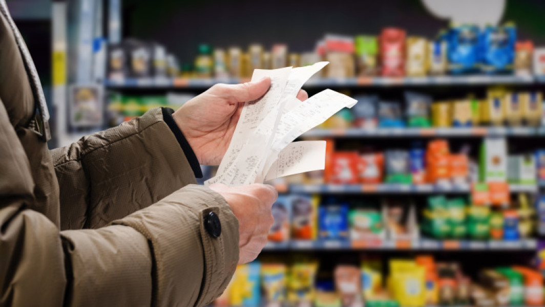 Guvernul prelungește plafonarea adaosului comercial la alimentele de bază până în martie 2026